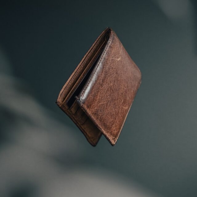 Ajosa Heritage Full-Grain Leather RFID Bifold